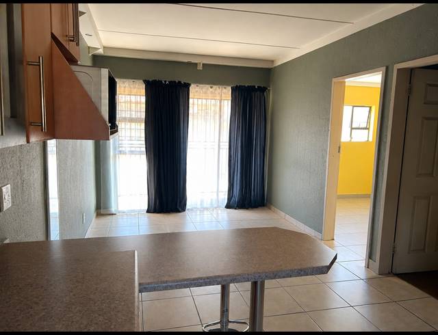 2 BEDROOM APARTMENT FOR SALE IN VANDERBIJLPARK SE 6